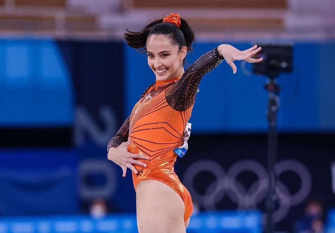 扑克里稳定打法解析（扑克中的稳健策略详解）